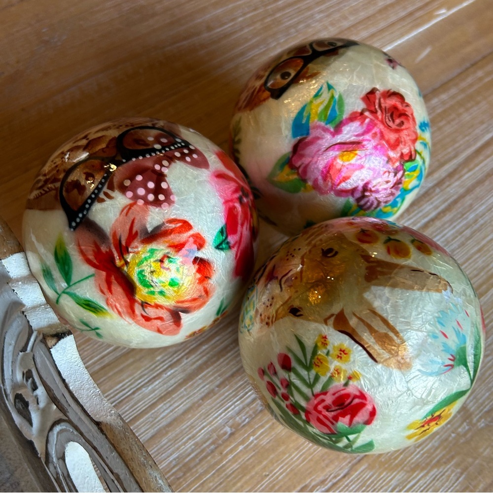3 Decorative Bunny Flower Balls / Orbs - Picture 17 of 17